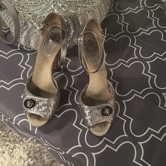 🩷🩷🩷Beautiful authentic COACH heels🩷 - Picture 4 of 11